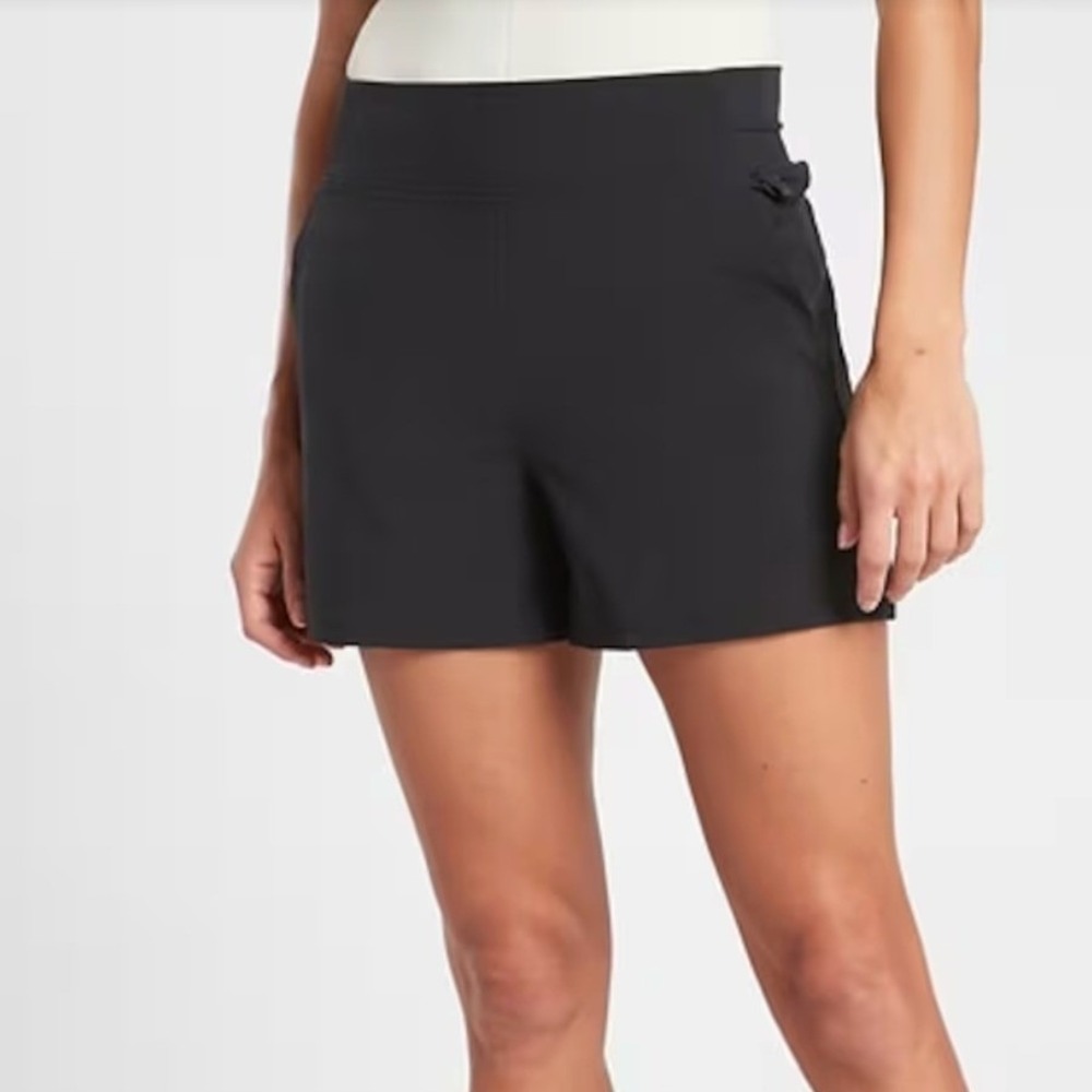 Athleta Brooklyn Short Ribbed Waistband 8 Black Active Travel Hiking Sporty Golf